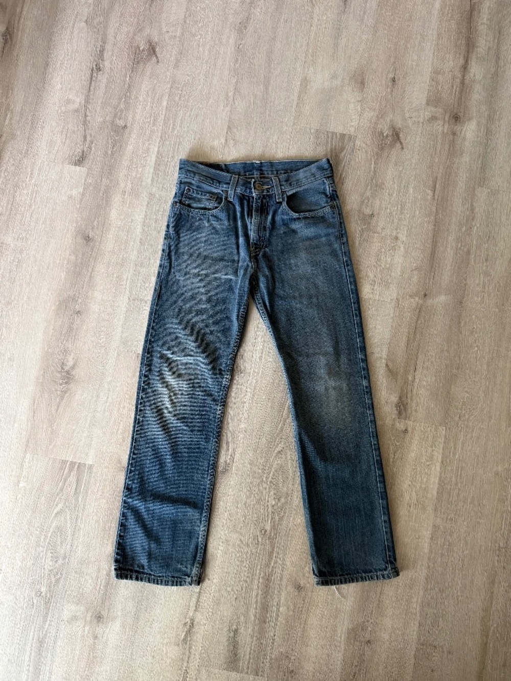Levi’s Men’s 514 Straight Jeans 27x27 medium wash Denim Unisex